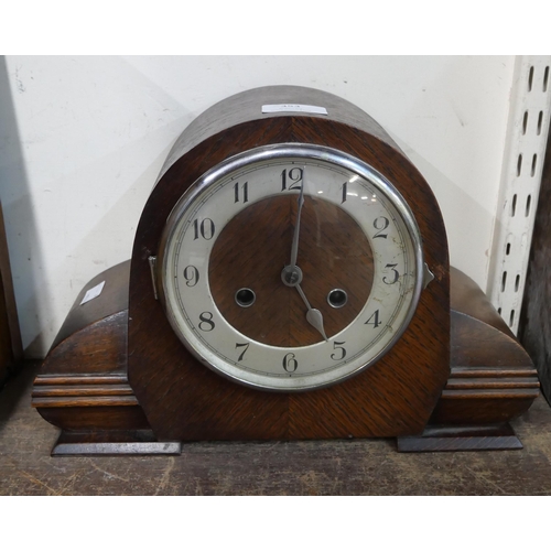 353 - An Art Deco oak mantel clock