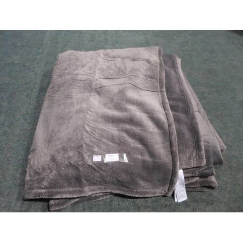 3174 - Large slate grey Kirkland Signature plush blanket * this lot is subject to VAT