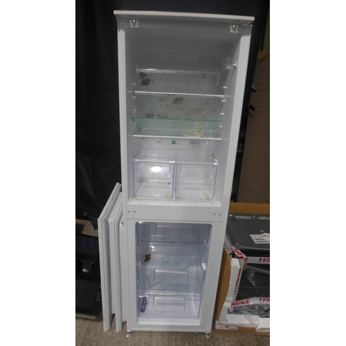 3369 - Zanussi 50/50 Fridge Freezer - Low Frost - Damaged/Heavily Used -  (4194-98), Viceroy  Single Oven w... 