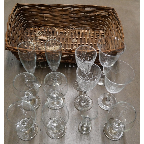 1123 - Two boxes of mixed crystal and glass drinking glasses **PLEASE NOTE THIS LOT IS NOT ELIGIBLE FOR POS... 