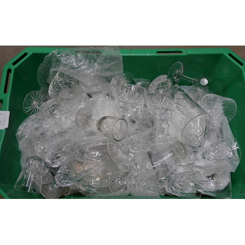 1123 - Two boxes of mixed crystal and glass drinking glasses **PLEASE NOTE THIS LOT IS NOT ELIGIBLE FOR POS... 