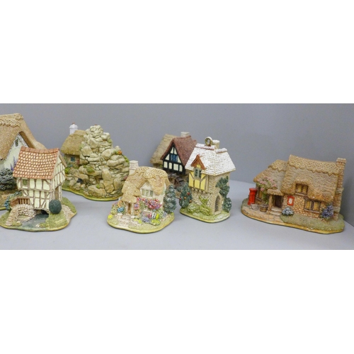 678 - A collection of model cottages, mainly Lilliput Lane including The Trip to Jerusalem, Nottingham, bo... 