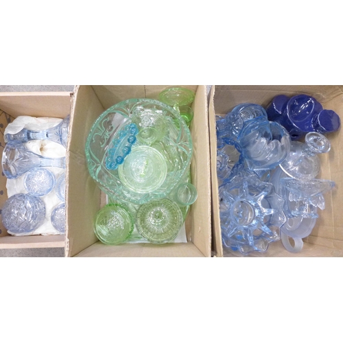 735 - A collection of blue and green vintage glass **PLEASE NOTE THIS LOT IS NOT ELIGIBLE FOR POSTING AND ... 