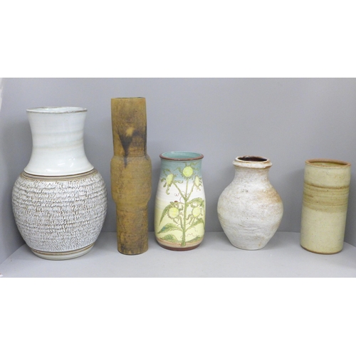 742 - A collection of studio pottery including a Bryan Newman Aller Pottery bowl, a David Winkley Vellow p... 