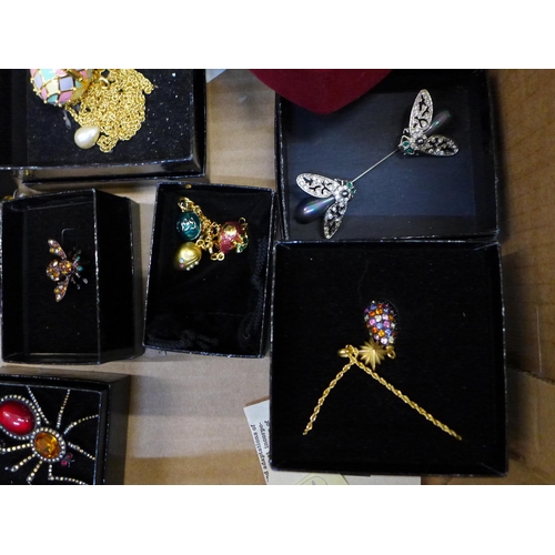 743 - A large quantity of costume jewellery; a Butler and Wilson large spider brooch, small spider brooch,... 