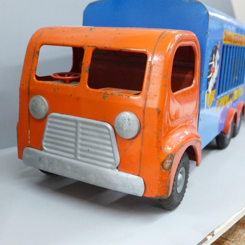 751 - A Tri-ang pressed steel circus van