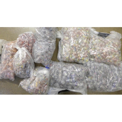 787 - Vintage glass beads, 7kg