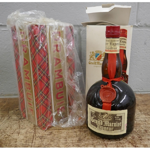 835 - Two boxed bottles of spirits, Drambuie and Grand Marnier liqueur