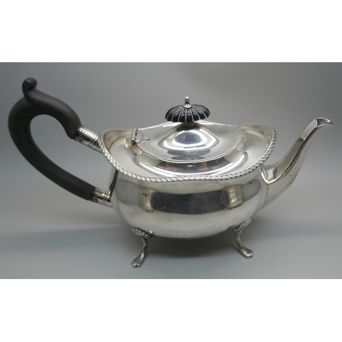 857 - A three piece silver bachelors tea service, Birmingham 1927, 540g