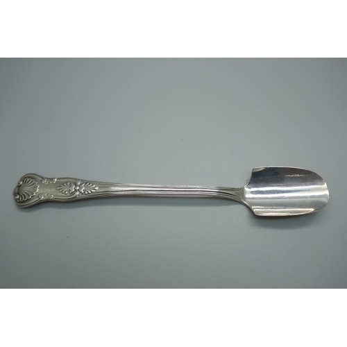 867 - A Victorian silver stilton scoop, crested, London 1861, 92g