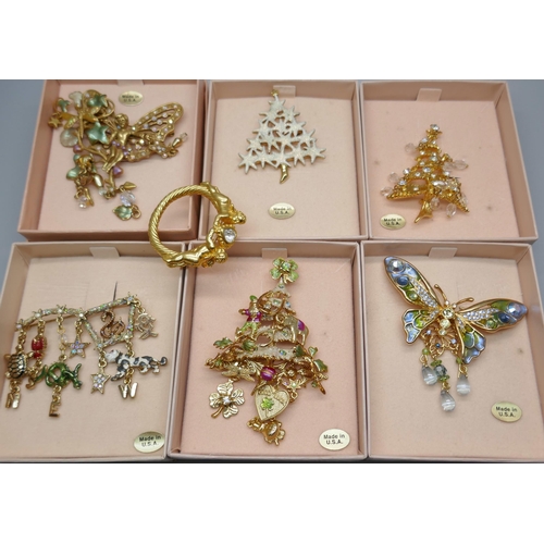 894 - Seven Kirks Folly USA designer brooches, boxed