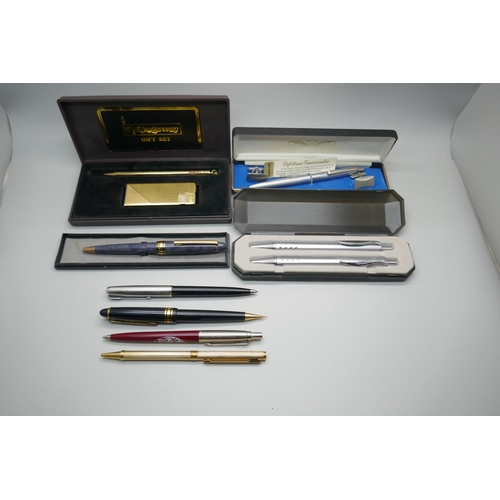 924 - Pens and pen sets, etc.