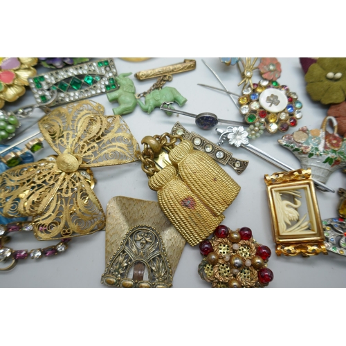 927 - Vintage jewellery