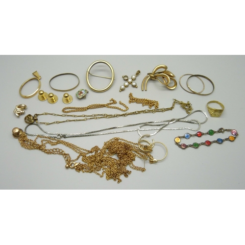 951 - A collection of gold tone jewellery, a/f