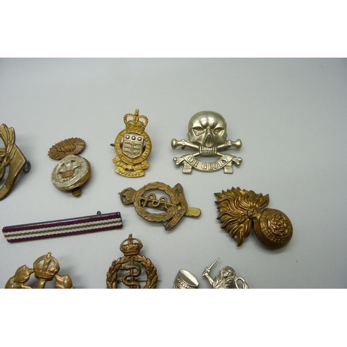 953 - Military badges, etc.