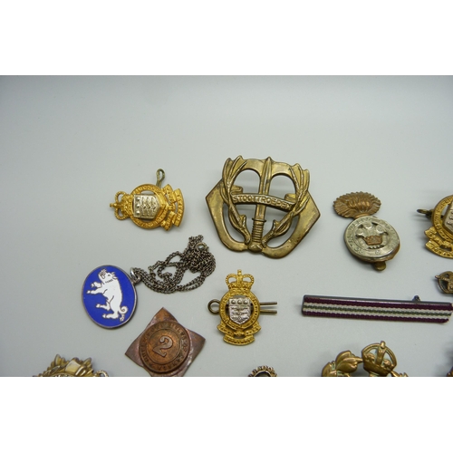 953 - Military badges, etc.