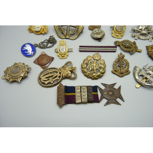 953 - Military badges, etc.