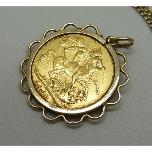 977 - A Queen Victoria 1900 full sovereign in a 9ct gold pendant mount, 9.7g, with a 53cm chain