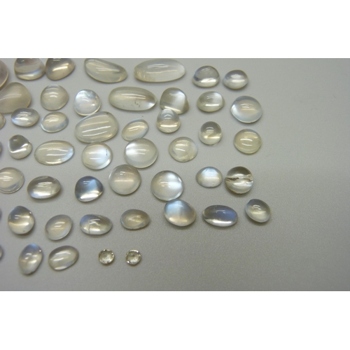 981 - A collection of cabochon moonstones