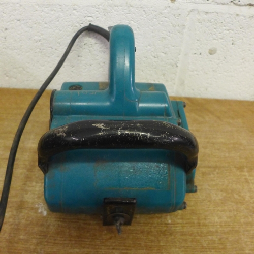 2020 - A Makita 110v 9741 corded drum wheel sander