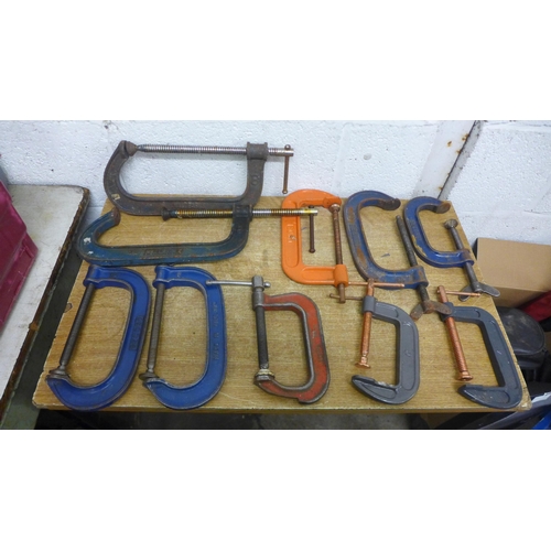 2039 - A box of ten G-clamps, a C-clamp, two sash clamps and two F-clamps including Record