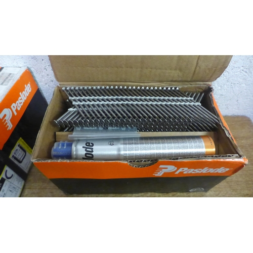 2069 - Four boxes of 1250 Paslode outdoor stainless steel 2,3/3,2 x 75mm TX15 nail screws and gas 3 out of ... 