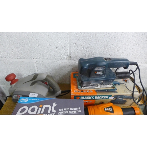 2078 - A Black & Decker KA175 sheet sander, Performance Power PP1800 power plane, JML electric fence spraye... 