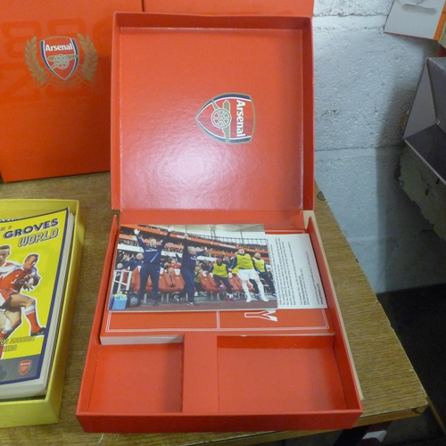 2081 - 8 Items of Arsenal memorabilia including scarf, year books, badges, etc.