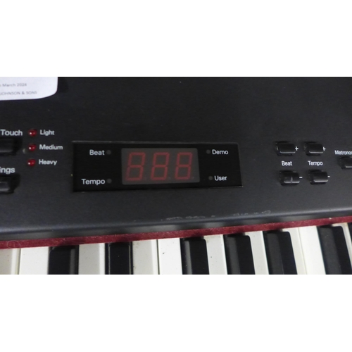 2095 - A Roland RD-100 studio keyboard