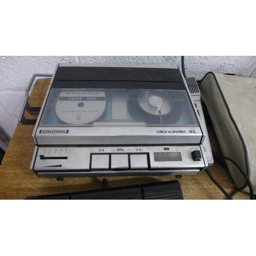 2111 - A Grundig Stenorelle SL vintage tape recorder with microphone and foot pedal