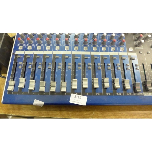 2119 - A Yamaha MG16/6FX mixing console with power cable