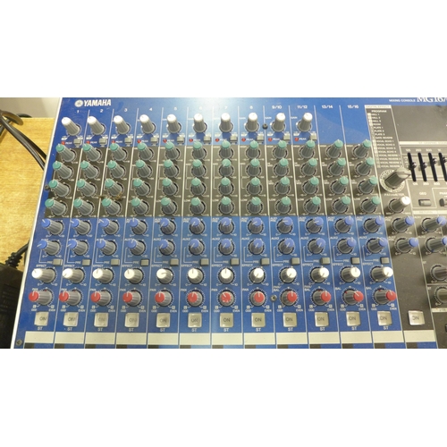 2119 - A Yamaha MG16/6FX mixing console with power cable