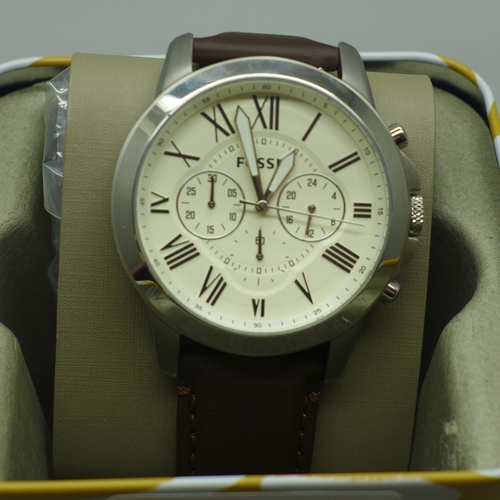 2137 - A men's Fossil Grant chronograph wristwatch with brown leather strap and cream dial * this lot is su... 