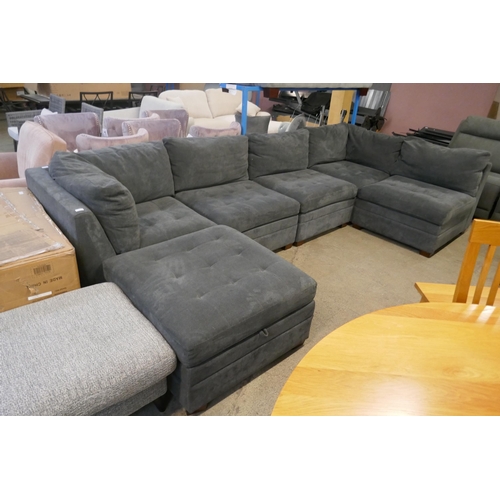 1520 - A six piece modular sofa