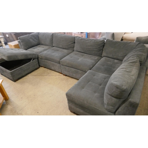 1520 - A six piece modular sofa