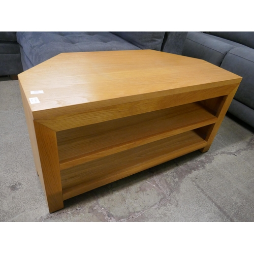 1529 - An oak corner TV unit