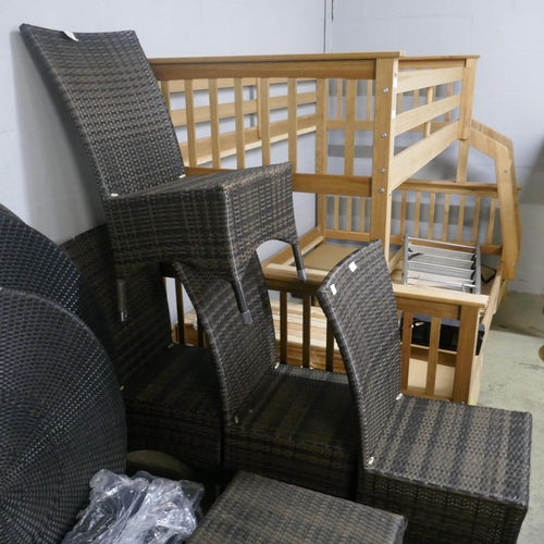 1565 - A set of four rattan chairs and two stools