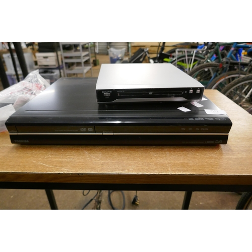 2162 - A Toshiba HD/DVD recorder (DR19DT) with Akura DVD player (AIDVD2122)