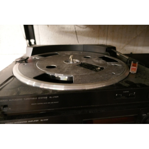 2190 - A Technics hi-fi system; DC Servo automatic turntable (SL-J110R), stereo integrated amplifier (SU-X1... 