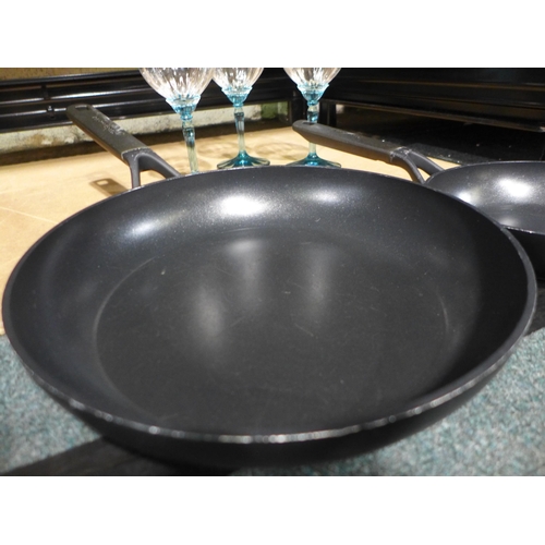 3008 - KitchenAid Frying Pans, 3x Florian Wine Stems   (316-337,339) *This lot is subject to VAT