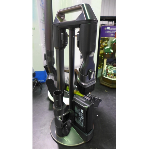 3070 - Samsung Bespoke Stick Vacuum cleaner With Battery, Original RRP £499.99 + VAT  (316-308) *This lot i... 