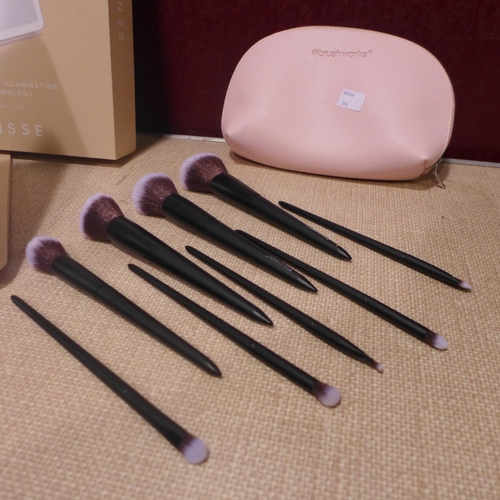 3081 - Sensse LED Mirror With USB (damaged) and Makeup Brush & Bag Set   (316-37,39) *This lot is subject t... 