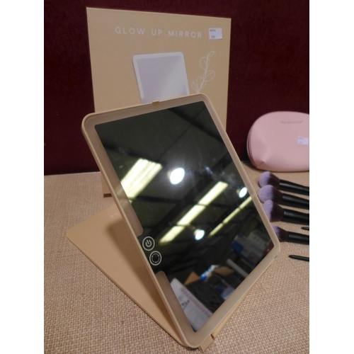 3081 - Sensse LED Mirror With USB (damaged) and Makeup Brush & Bag Set   (316-37,39) *This lot is subject t... 