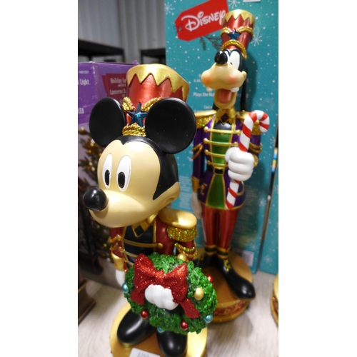 3250 - Disney Nut Crackers Mickey/Goofy (Damaged) (316-46) *This lot is subject to VAT