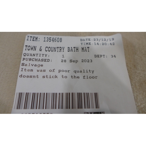 3271 - Town & Country Bath Mat   (315-465) *This lot is subject to VAT