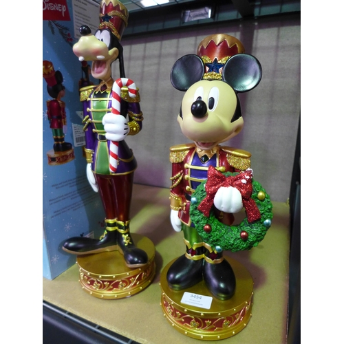 3454 - Disney Nut Crackers Mickey/Goofy (316-74) *This lot is subject to VAT