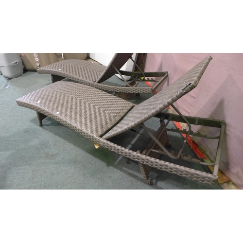 3461 - Sunvilla Woven Chaise longue  - Requires Attention , Original RRP £159.99 + VAT  (316-309) *This lot... 