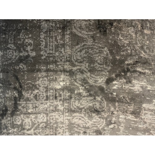 1332 - A grey ground contemporary carpet with an all over vintage look, 200x300cm