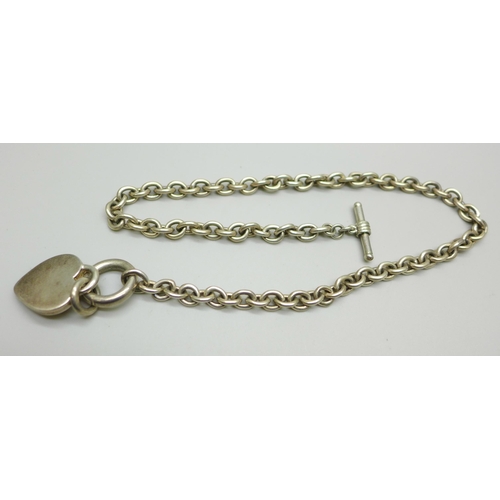 1019 - A silver necklace, 51g