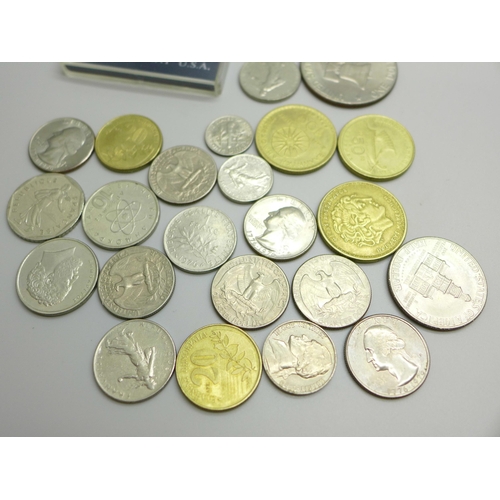 1022 - A collection of USA coins including JFK commemorative and other coins